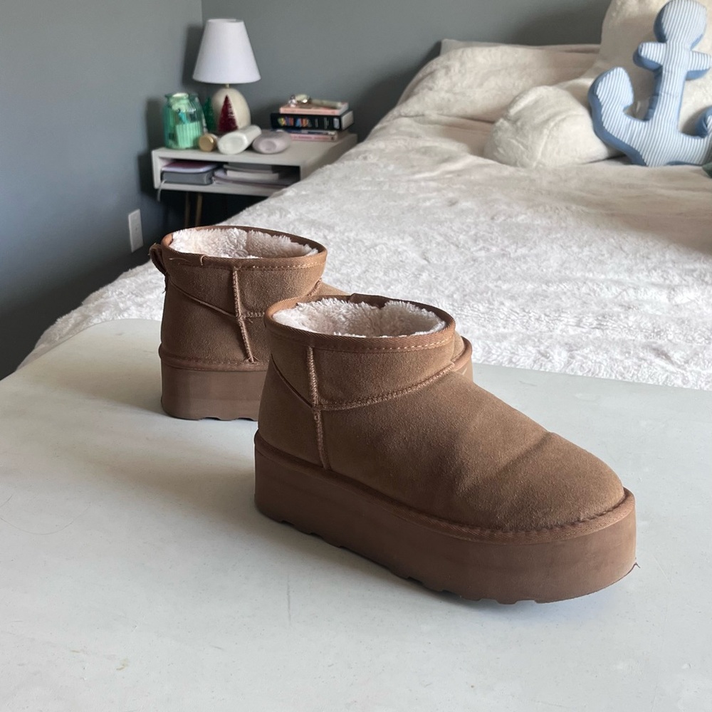 Women's Cushionaire Tan Ankle Boots